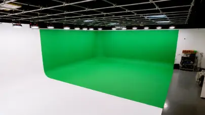 003 Studio.