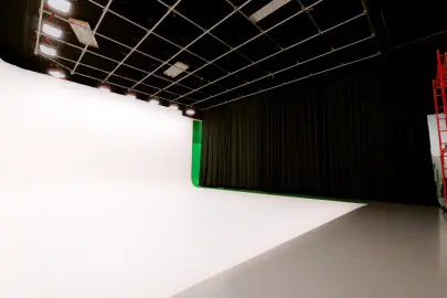005 Studio.