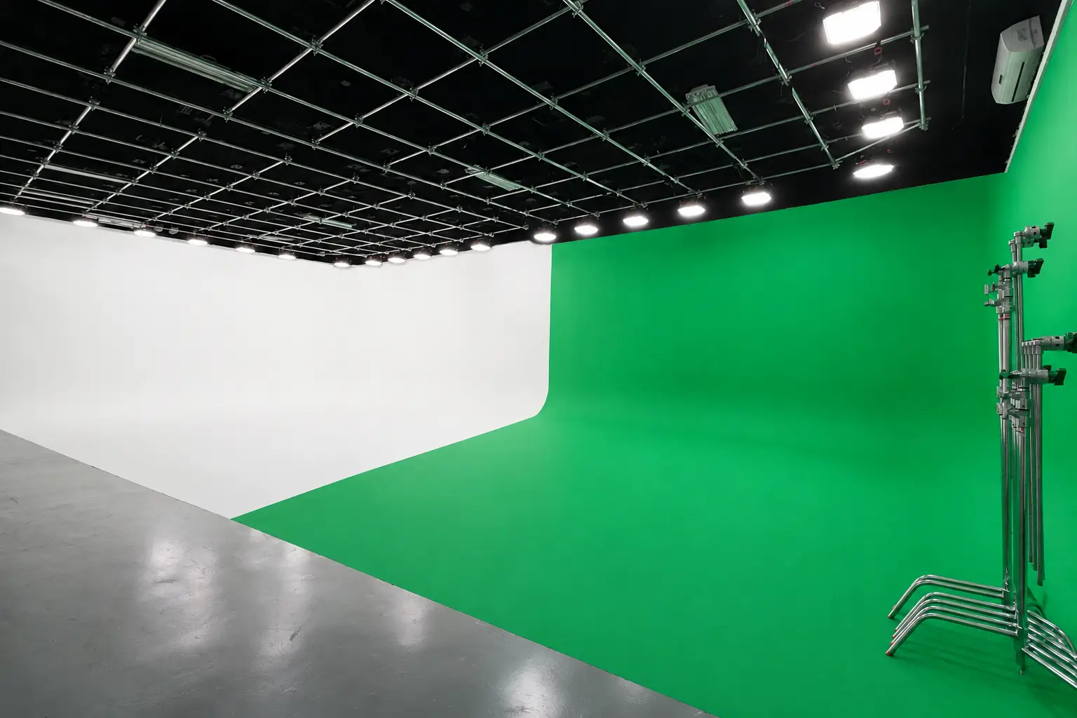 006-Studio
